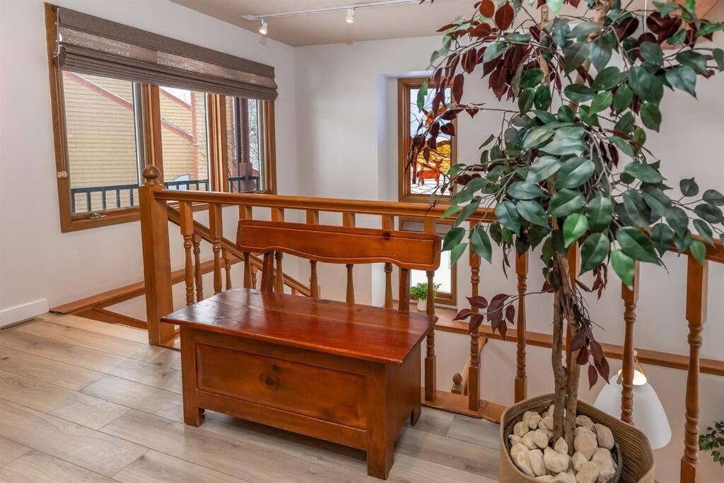 Peaceful 2-Bedroom Townhome Retreat W/Wooded View Galena Eksteriør billede