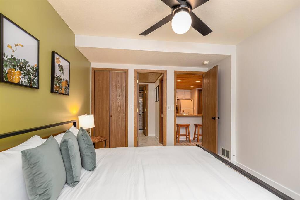 Peaceful 2-Bedroom Townhome Retreat W/Wooded View Galena Eksteriør billede